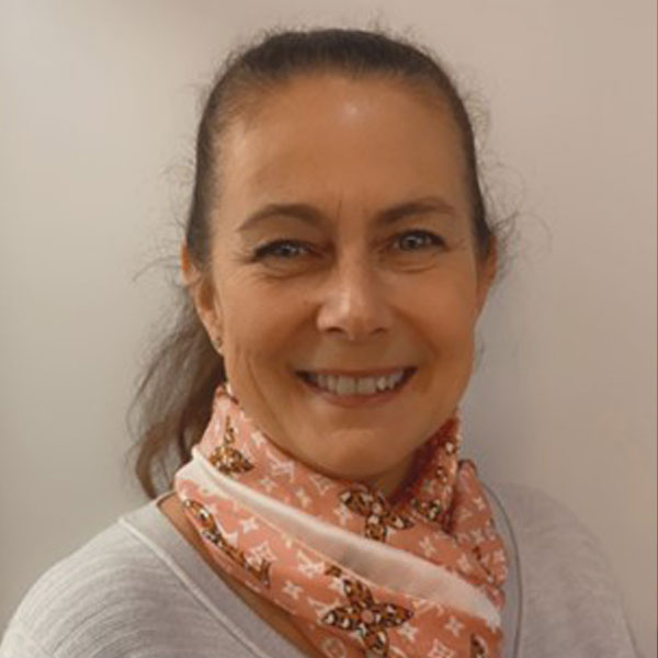 https://lynton.expressionsdental.co.uk/wp-content/uploads/2025/09/sara-taylor-new.jpg